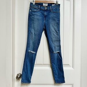 Frame Denim Distressed Knee Le High Skinny Jean in Paloma Wash. 28 x 28